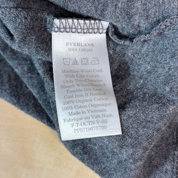 Everlane Organic Cotton V-Neck T-Shirt - Gray - Picture 8 of 8